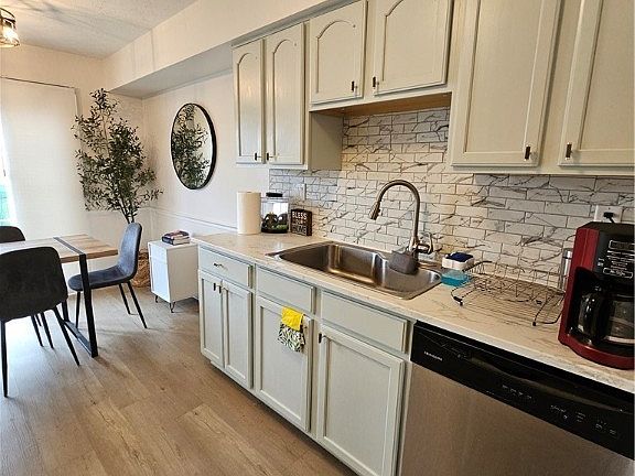 4th image of 17324 Independence Ct