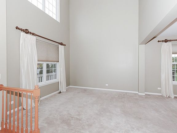3rd image of 12 Winterberry Ct