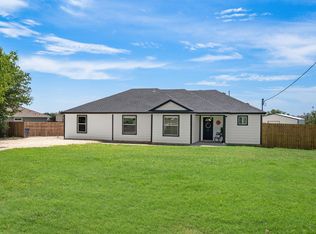 104 Round Up Dr, Liberty Hill, TX 78642