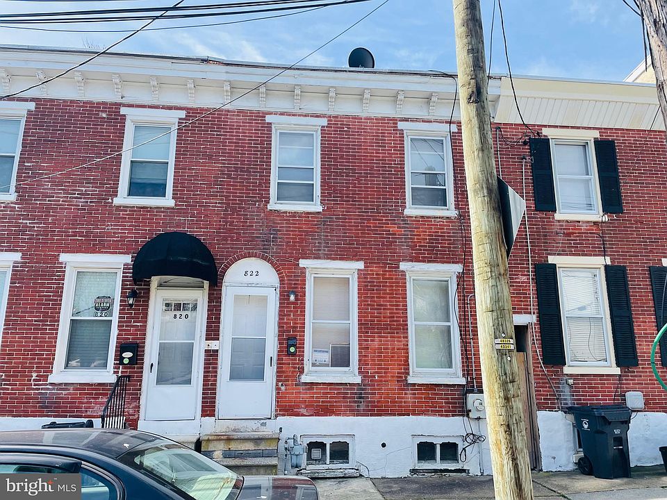 1st image of 822 W 5th St