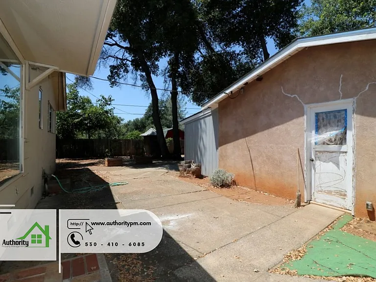 1848 Shady Ln — Photo 25