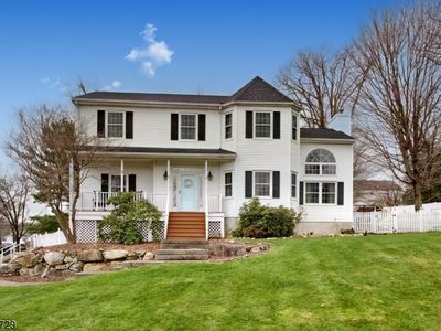 3 Sandra Ln, Sparta, NJ, 07871