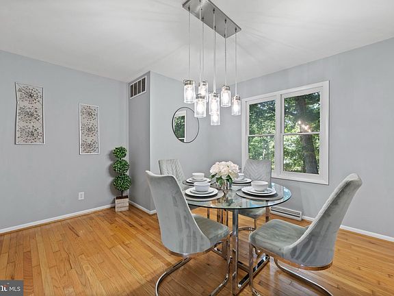 4th image of 23295 Lakeview Dr