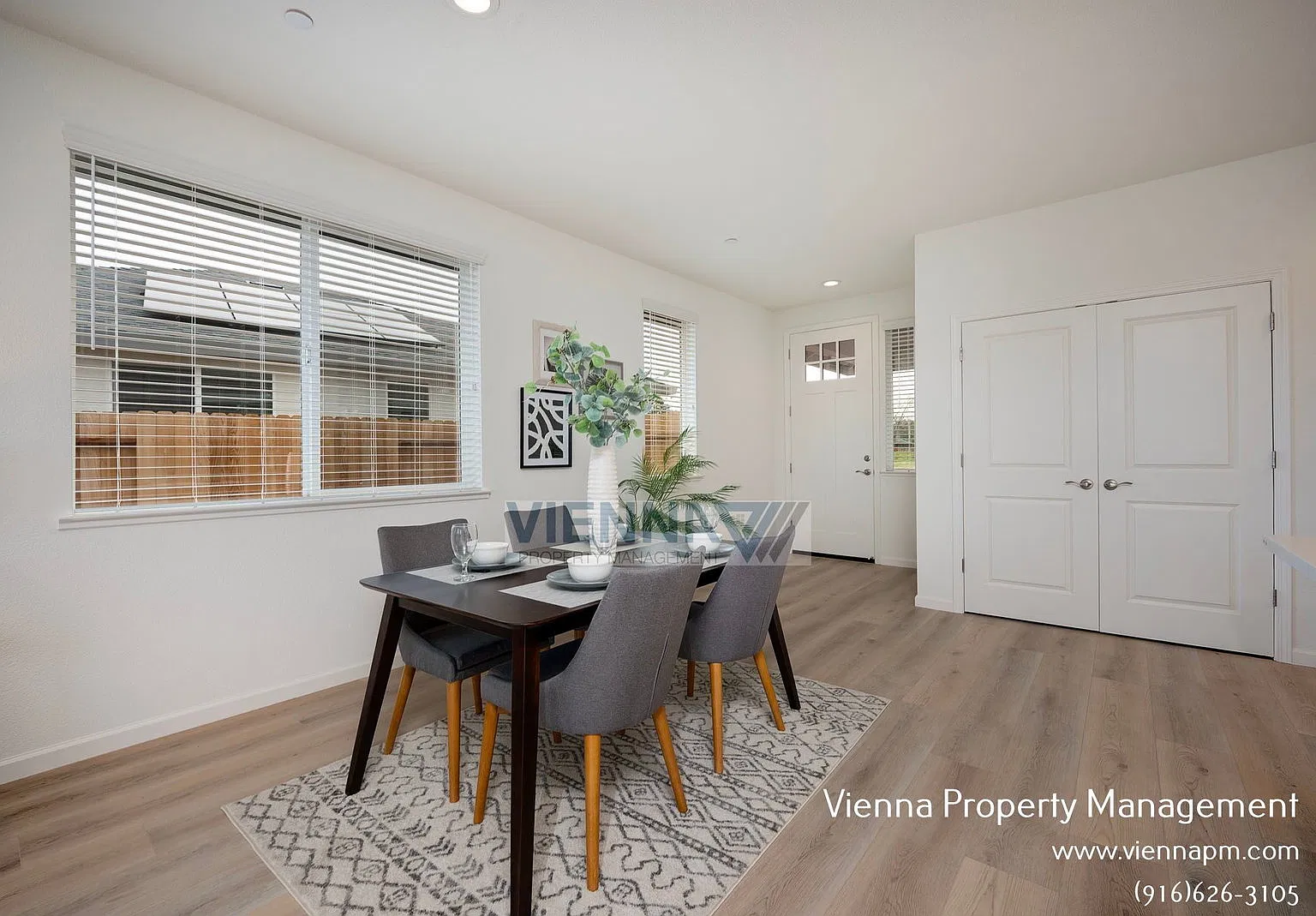 3 bed, 2.0 bath, 1427 sqft, $2,545 — Photo 4