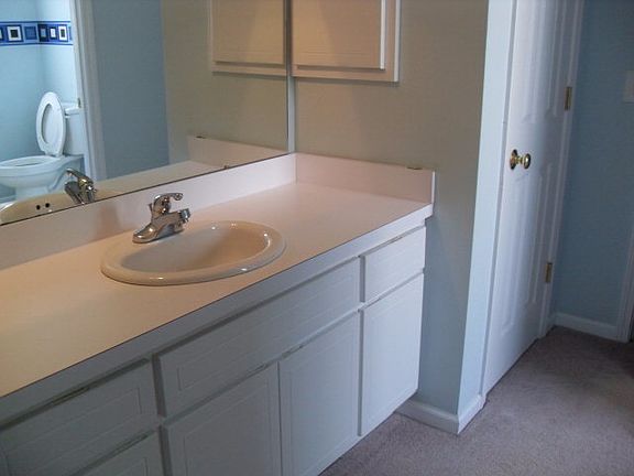 4th image of 4745 Primrose Pl