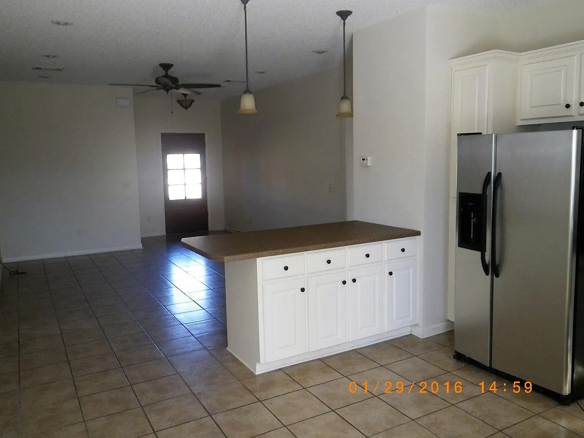 3 bed, 1350 sqft, $2,500 — Photo 3