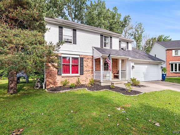3rd image of 35 Deepwood Ct