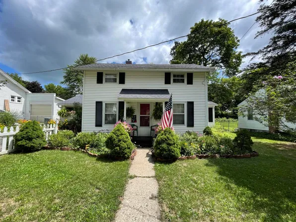 101 Oak St, Hillsdale, MI 49242
