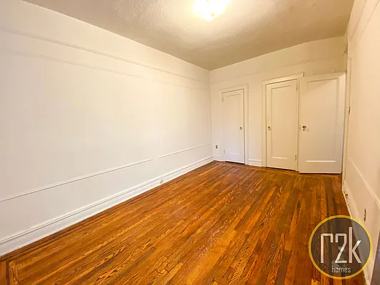 Rented by Realty 2000 Corp | media 7