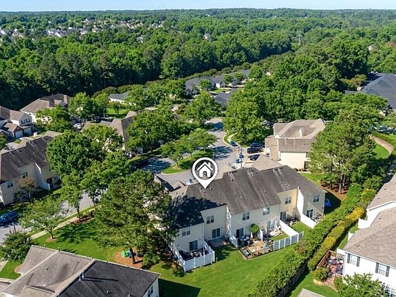 3rd image of 2621 Hamlet Green Dr
