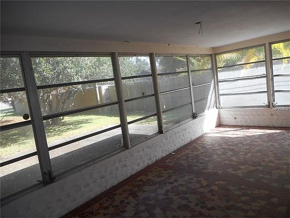 5th image of 1450 Carolyn Ln
