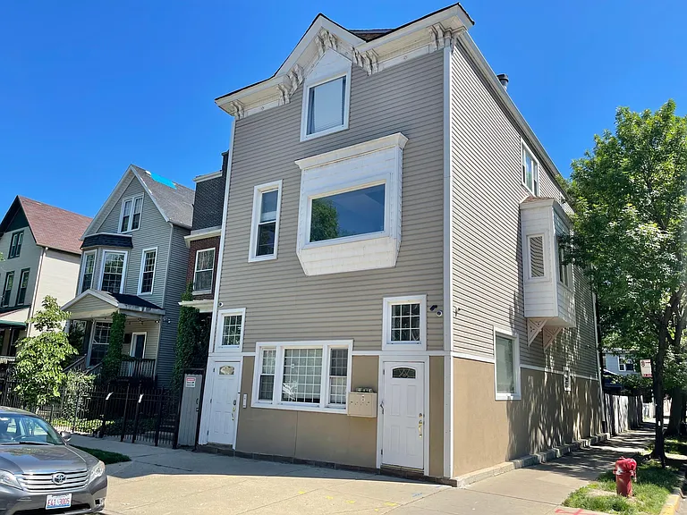 1957 W Henderson St #1 — Photo 11