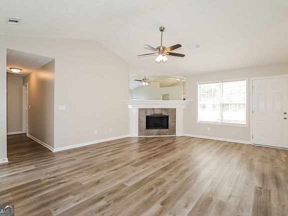 2nd image of 2737 Glendale Dr