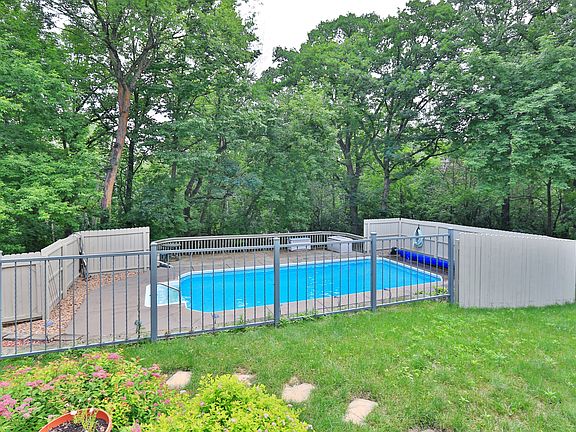 2nd image of 227 Plainview Dr