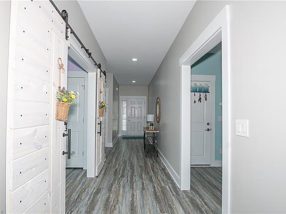 4th image of 1828 Riverwalk Dr