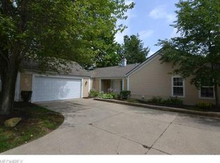 16466 Georgetown Ct, Strongsville, OH