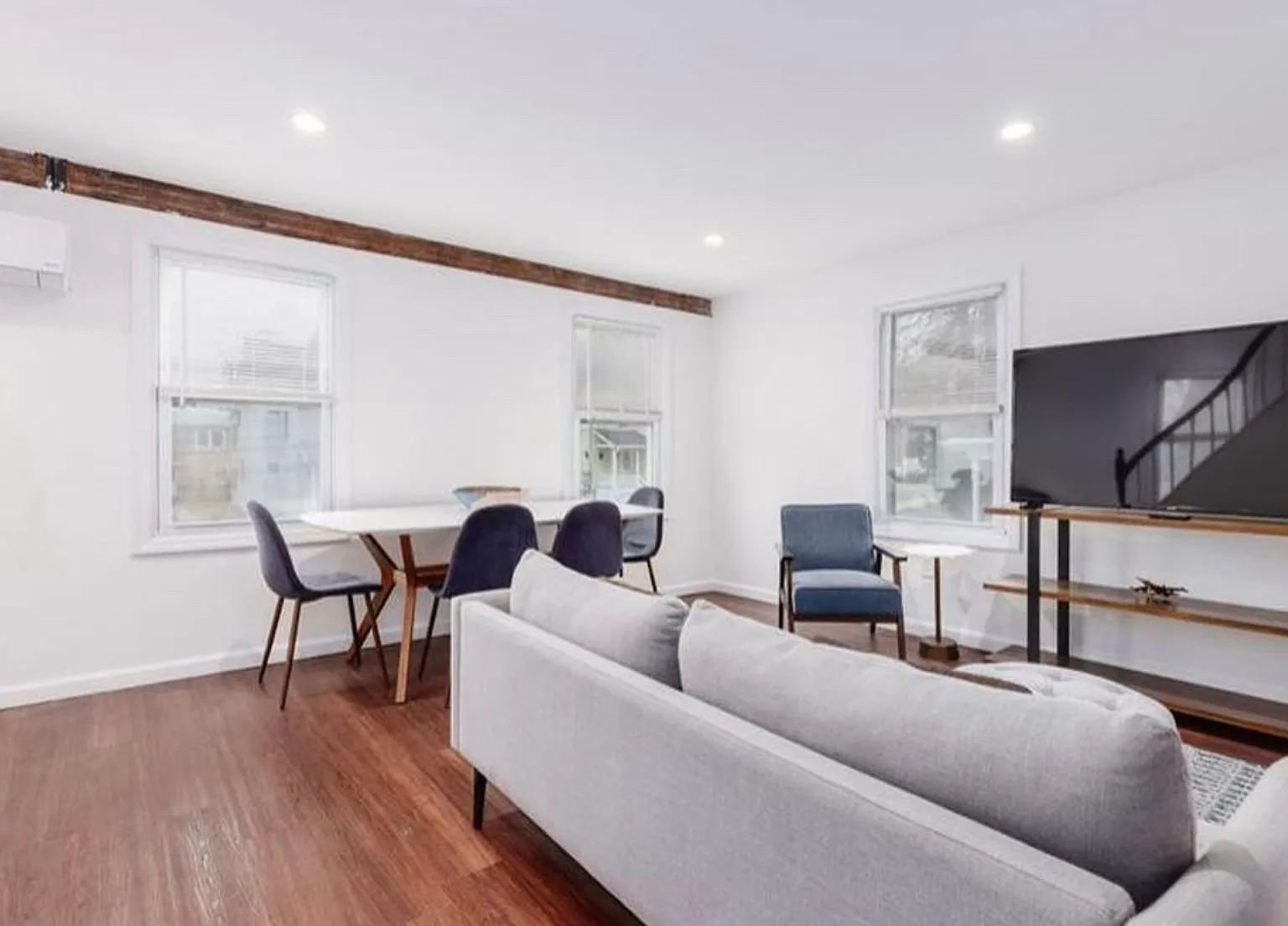 15 Lincoln St — Photo 4