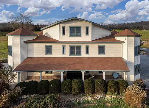 45 NE Castle Ct #3N Photo 1