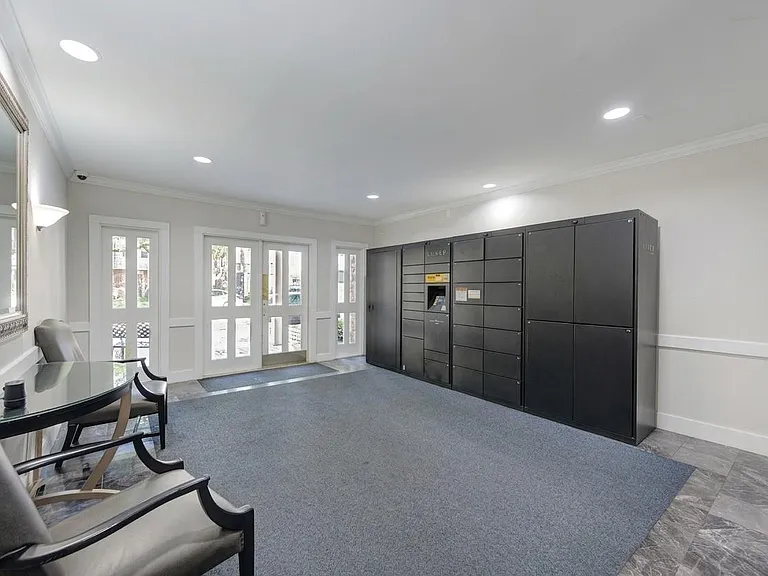 351 N Post Oak Ln #805 — Photo 3