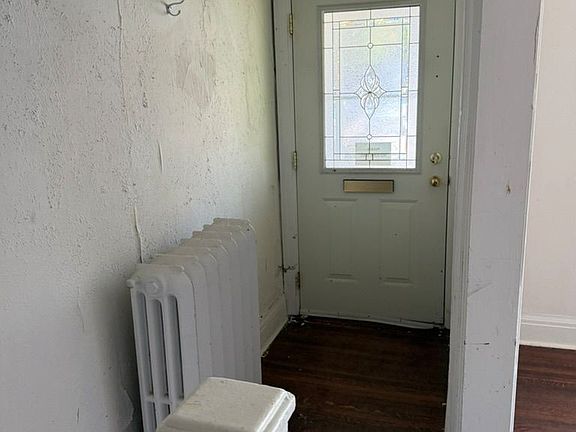 3rd image of 73 Hocken Ave