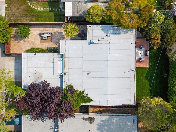 4th image of 1785 Van Buren St