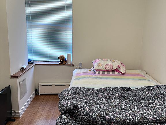 3rd image of 216 W 100th St APT 218