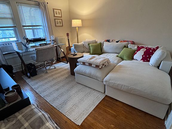 5th image of 6 Canterbury Rd APT 2