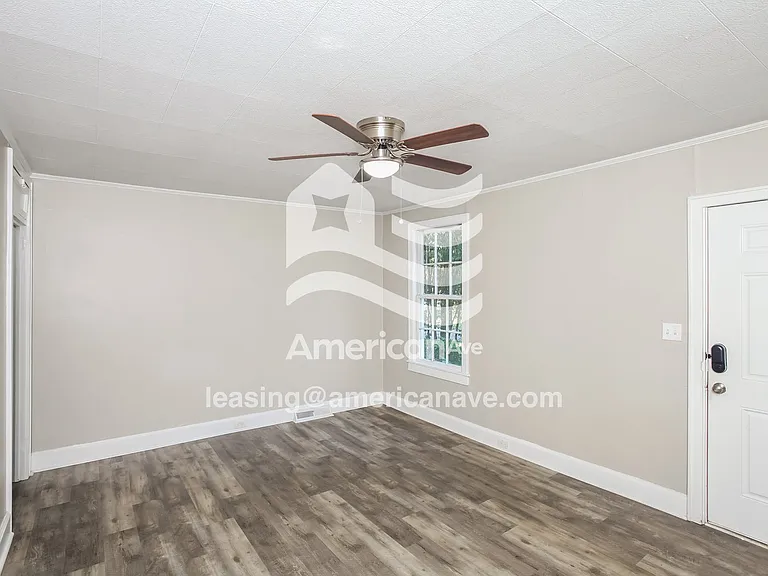 27535_003_wm_-_living_room_13139868.jpg