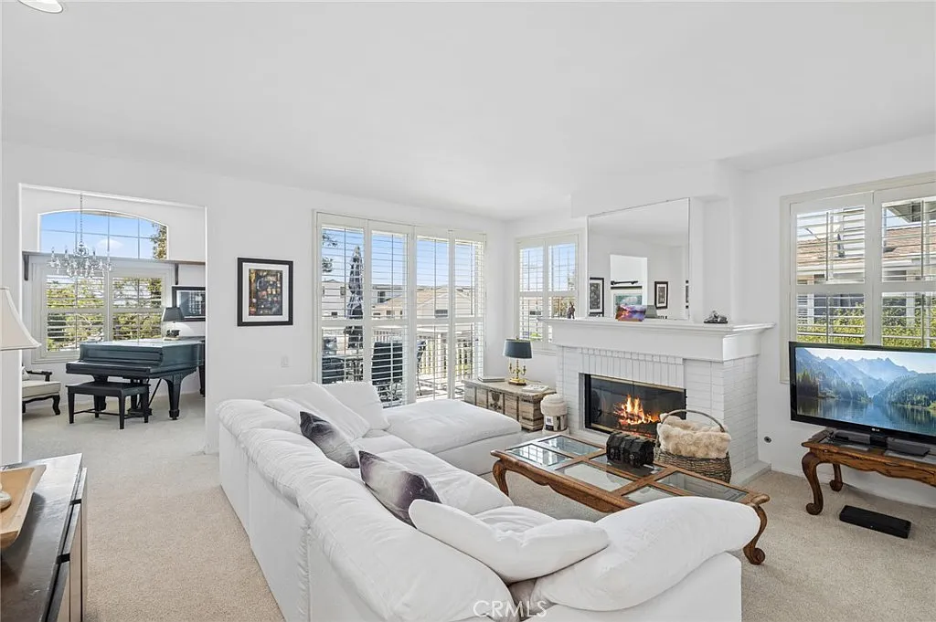 2 bed, 1800 sqft, $7,500 — Photo 1
