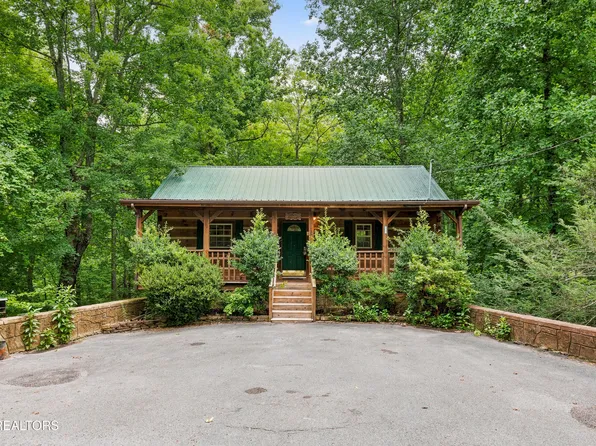 745 Hazy Cir, Gatlinburg, TN 37738