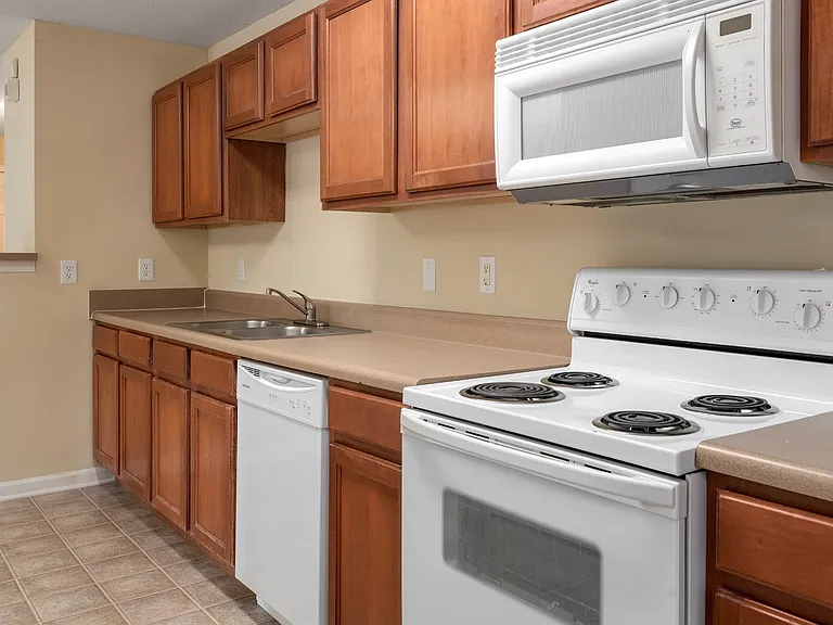 Madison Heights Luxury Apartments — Photo 50