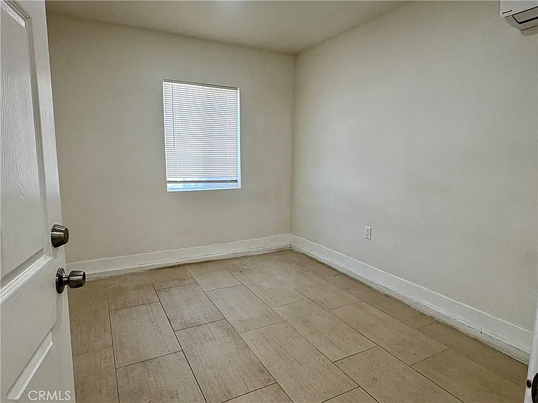 296 N Allen St — Photo 7