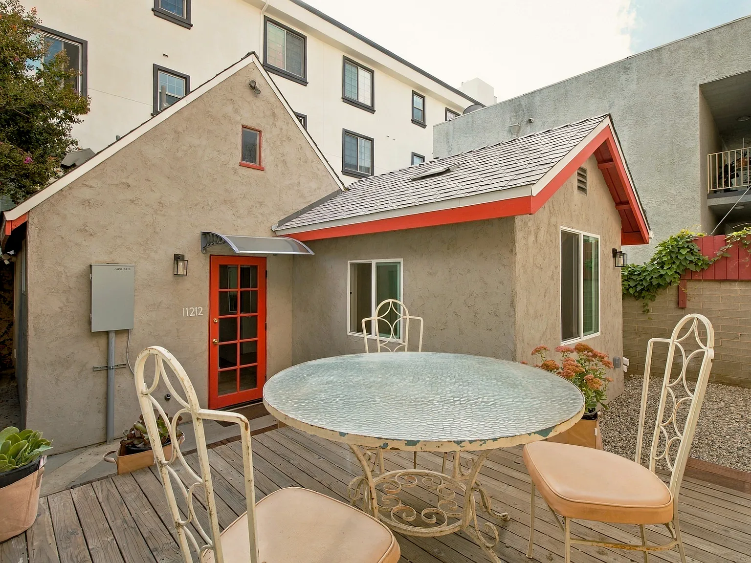 2 bed, 500 sqft, $2,650 — Photo 4
