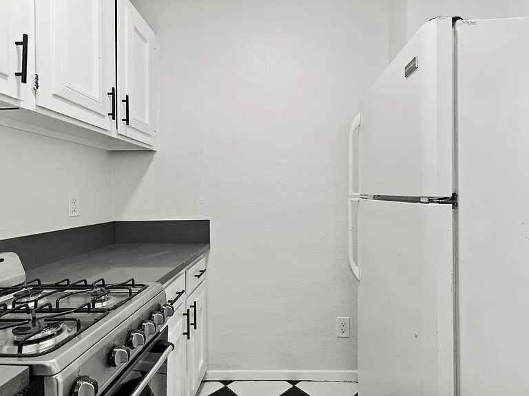 330 Cedar Avenue — Photo 26