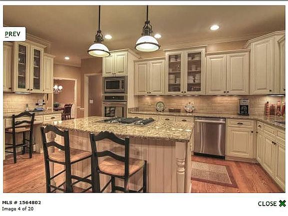 3rd image of 3118 Bishop St