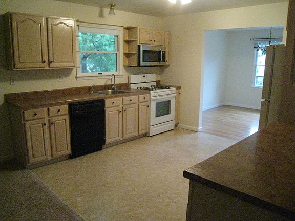 Modern Eat In Kitchen 2ND VIEW