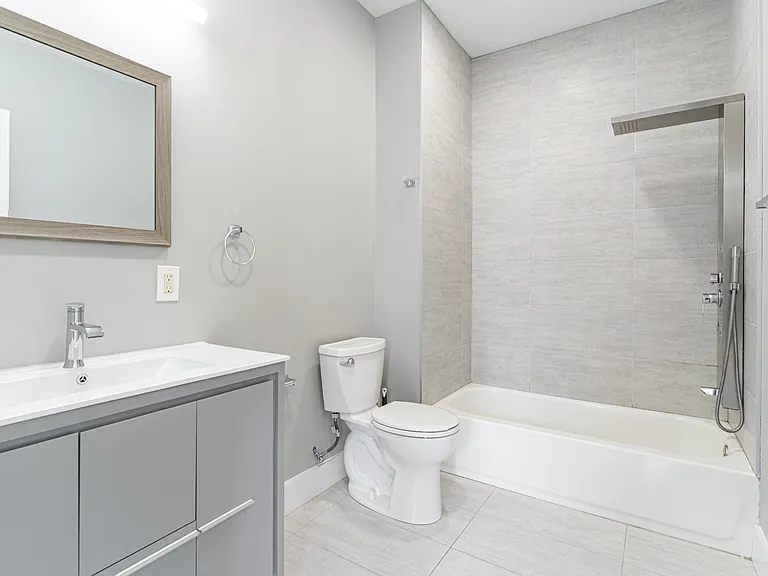 1731 Ingersoll St #B — Photo 12