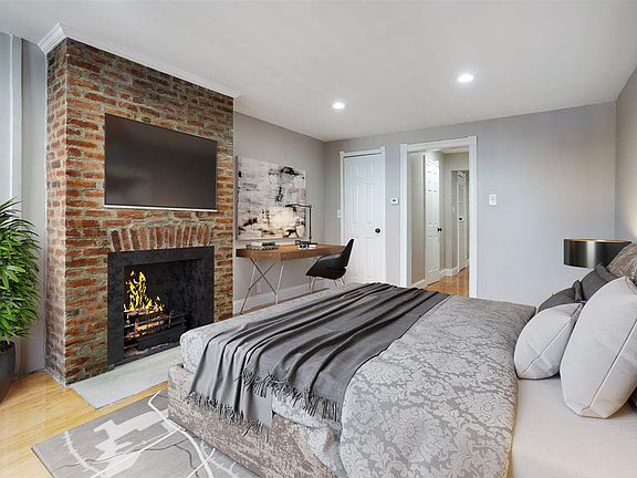 3rd image of 781 Montgomery St