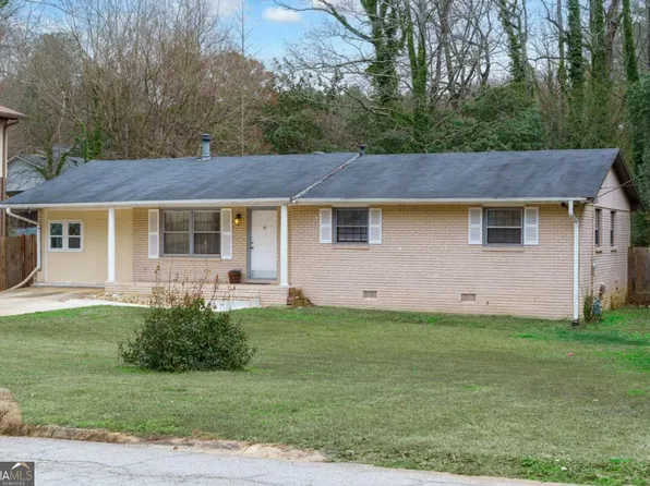 719 San Miguel Dr, Stone Mountain, GA 30083