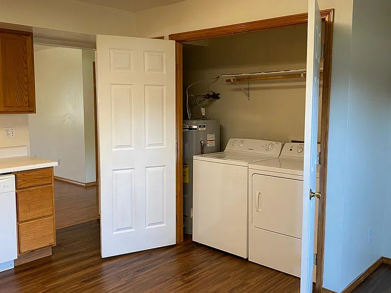 1205 E Grand Ave #I — Photo 5