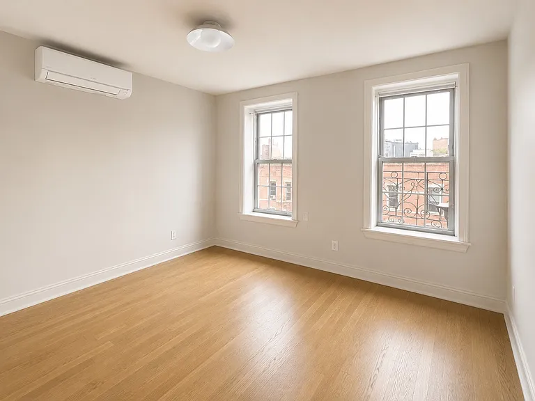 241 W 13th St #17 — Photo 6