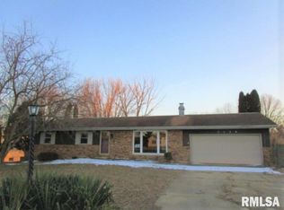 3120 Sheridan Rd, Pekin, IL 61554