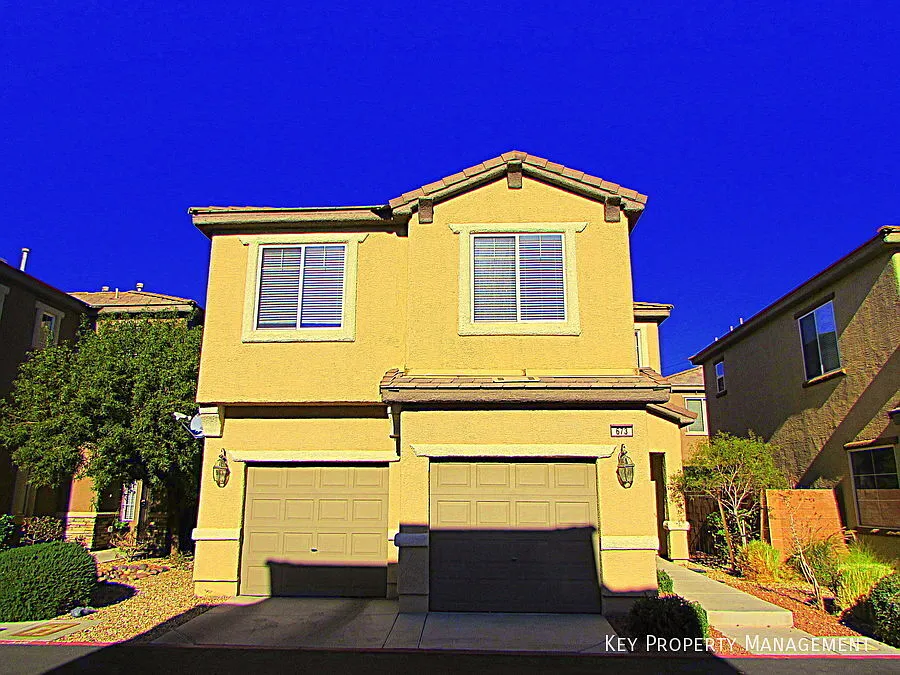 2-Story, 3 BR 2.5 BA near Galleria Mall — Photo 1