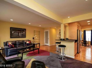 11960 Heathcote Ct, Reston, VA 20191