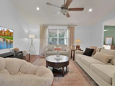 804 Cloverview Dr — Photo 8