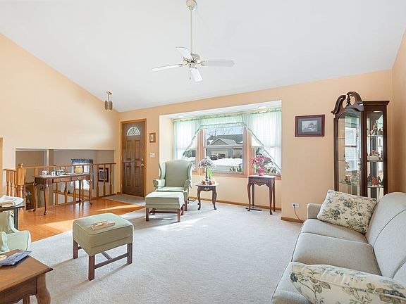 5th image of 541 Blue Bonnet Ln
