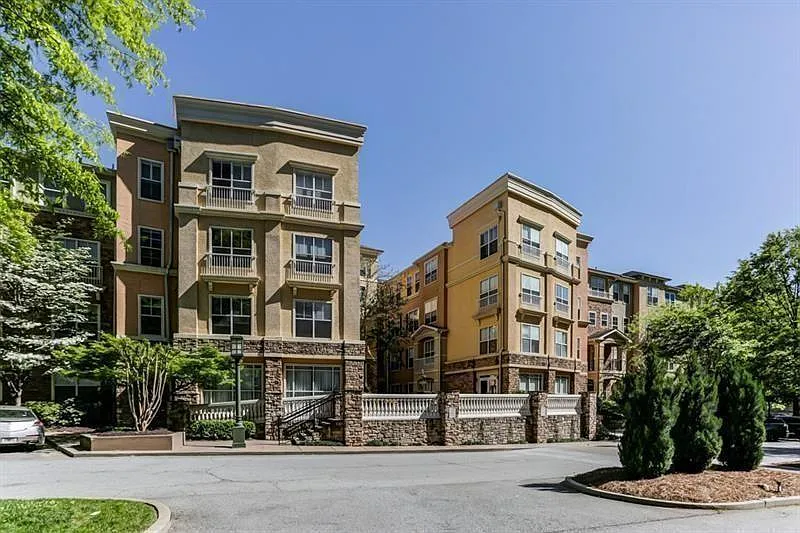 10 Perimeter Summit Blvd NE — Photo 4