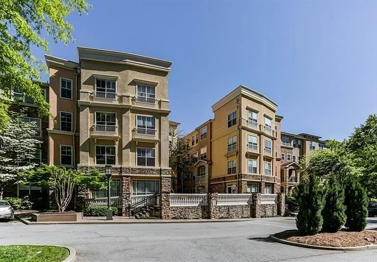 10 Perimeter Summit Blvd NE — Photo 4