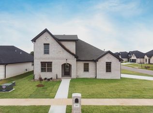 111 Corniche Ln, Maumelle, AR 72113