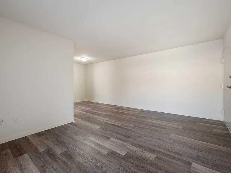 Windsor Hills Apartments — Photo 72